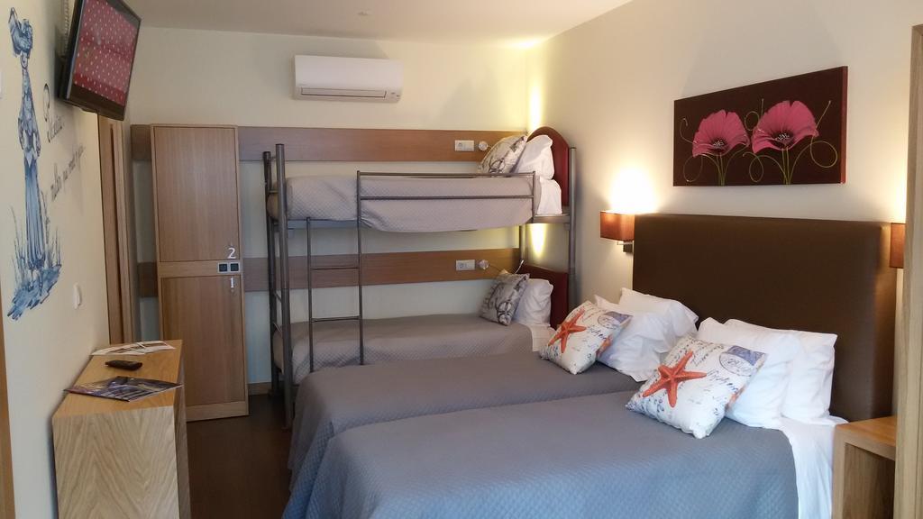 Quarto Familiar com Casa de Banho Privativa