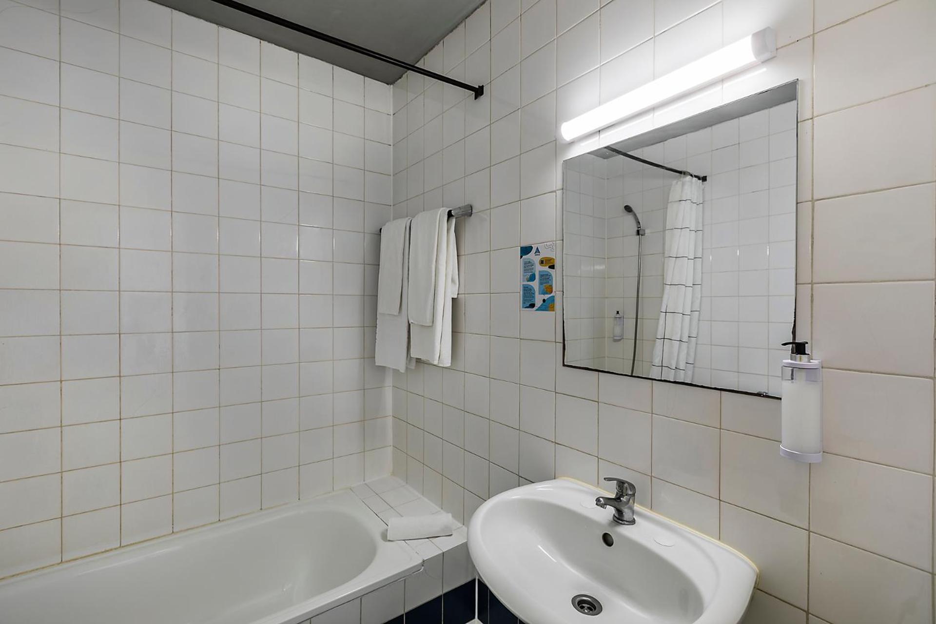 Quarto Twin com Casa de Banho Privativa