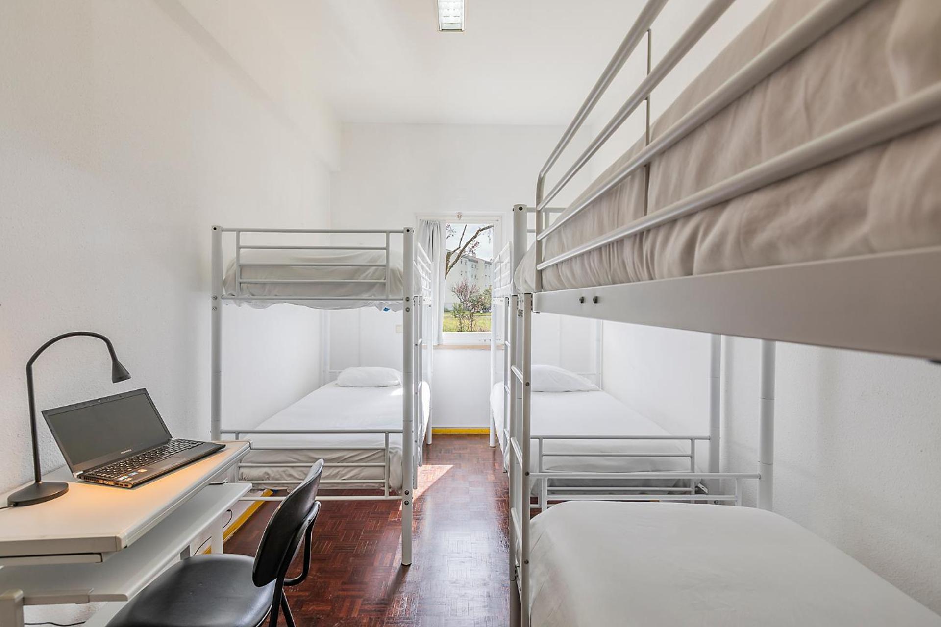 Cama Individual em Dormitório Masculino