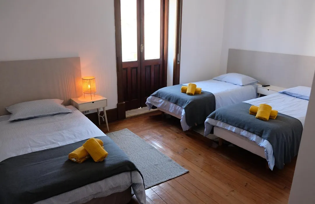 Yellow Inn Aveiro-1