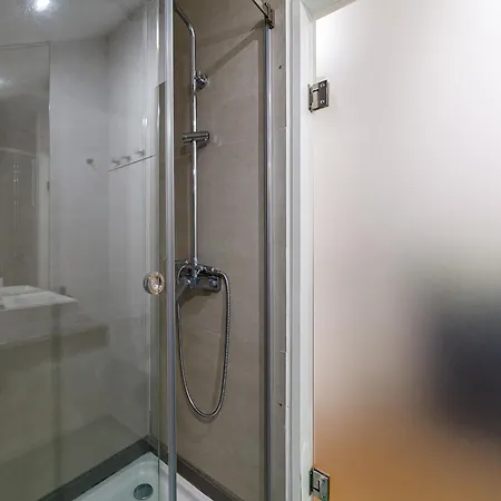 Besmart Suites With Private Wc By Home Sweet Home Aveiro-3